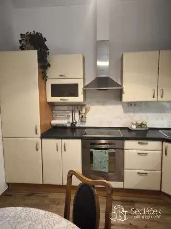 Pronájem bytu 2+1, Karlovy Vary - Drahovice, Vítězná, 69 m2