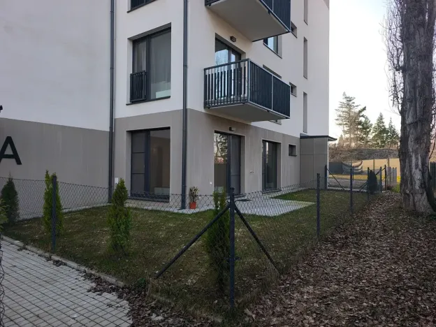 Pronájem bytu 2+kk, Slaný, U Benaru, 60 m2
