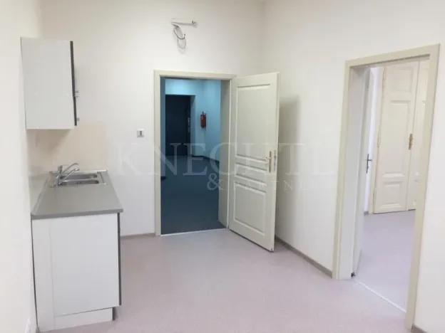 Pronájem kanceláře, Ostrov, Staré nám., 41 m2