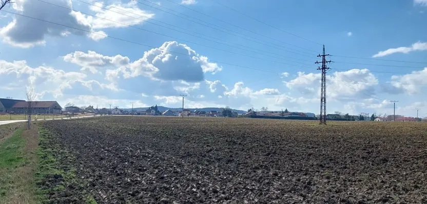 Prodej podílu pole, Podluhy, 12741 m2