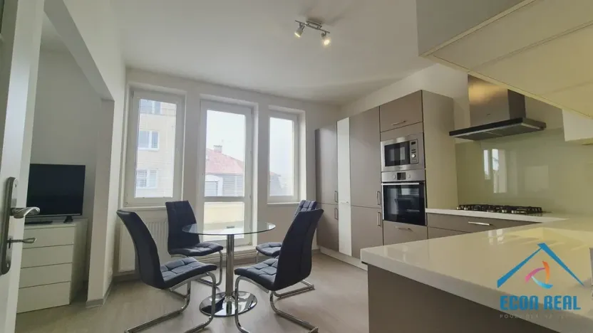 Pronájem bytu 3+1, Praha - Strašnice, Královická, 82 m2