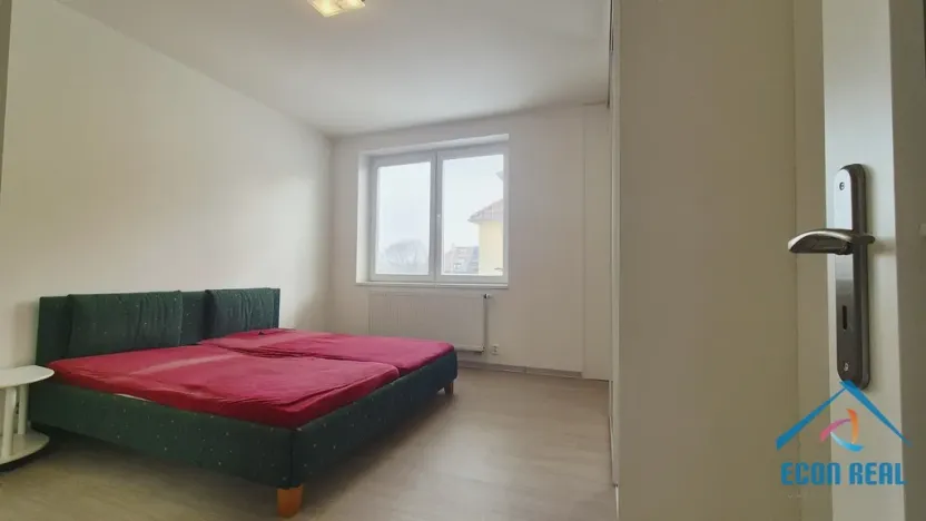 Pronájem bytu 3+1, Praha - Strašnice, Královická, 82 m2