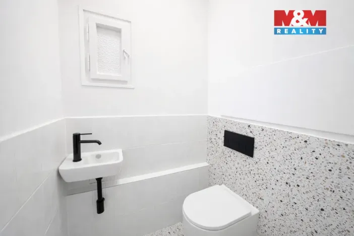 Pronájem bytu 1+kk, Praha - Vršovice, Petrohradská, 30 m2