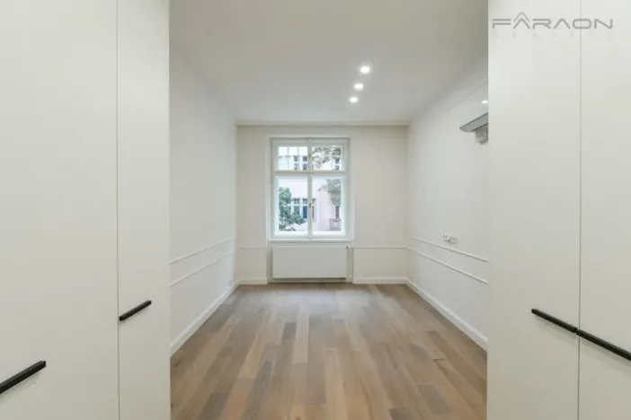 Pronájem bytu 4+kk, Praha - Vinohrady, náměstí Jiřího z Poděbrad, 118 m2