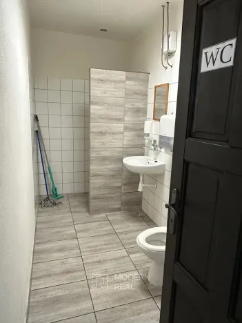 Pronájem skladu, Hajany, 900 m2