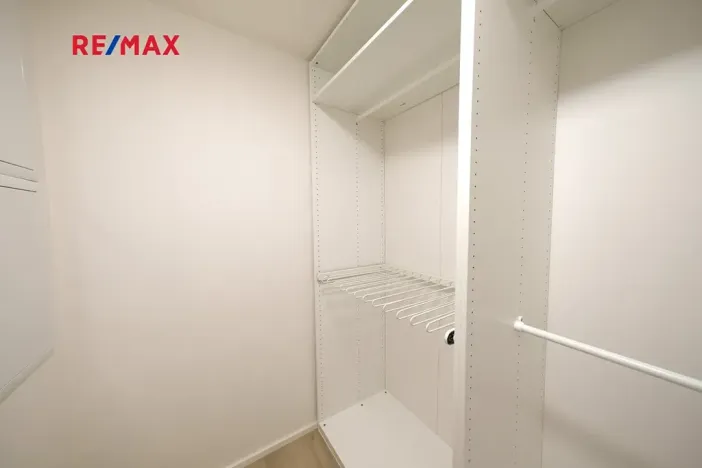 Pronájem bytu 2+kk, Praha - Hloubětín, Poděbradská, 59 m2