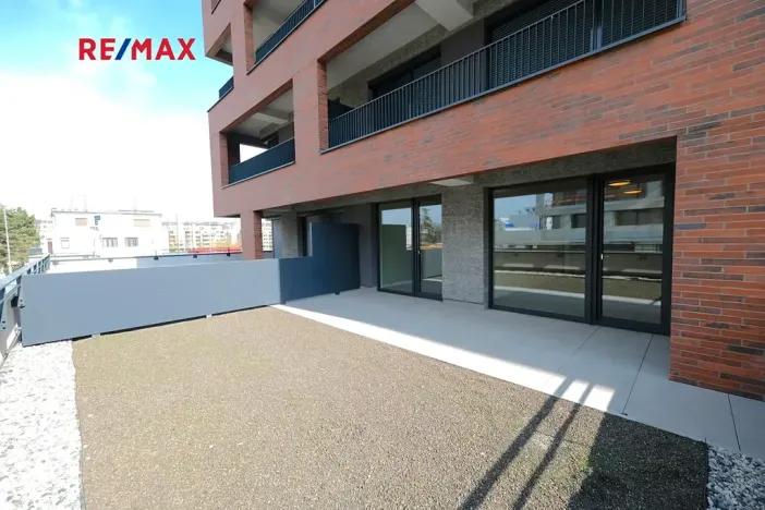 Pronájem bytu 2+kk, Praha - Hloubětín, Poděbradská, 59 m2