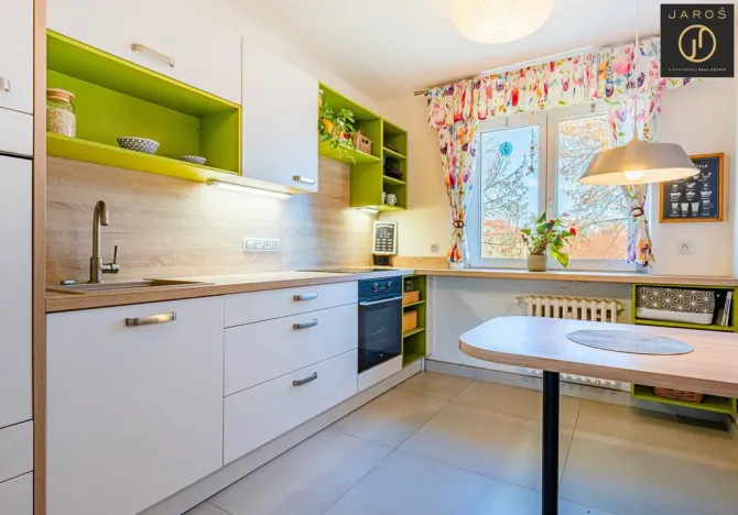 Prodej bytu 2+1, Ostrov, Klicperova, 77 m2