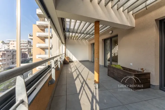 Pronájem bytu 2+kk, Praha - Kamýk, Freiwaldova, 43 m2