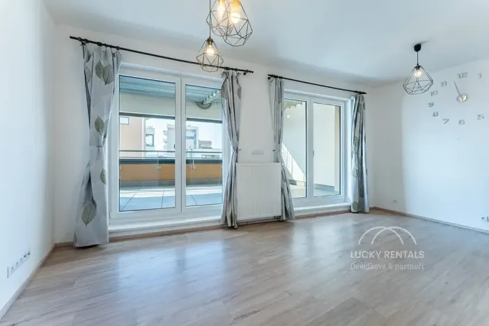 Pronájem bytu 2+kk, Praha - Kamýk, Freiwaldova, 43 m2