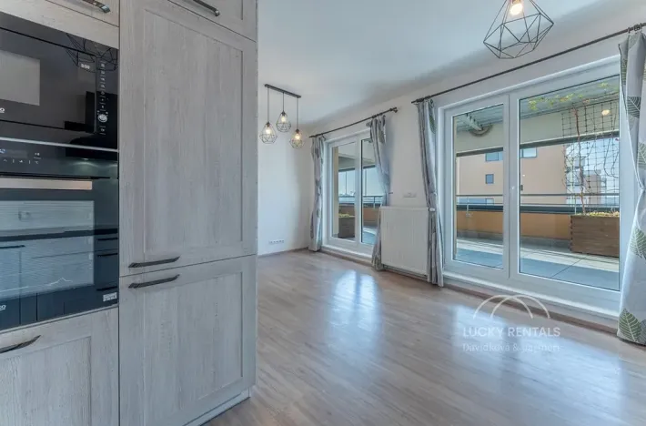 Pronájem bytu 2+kk, Praha - Kamýk, Freiwaldova, 43 m2