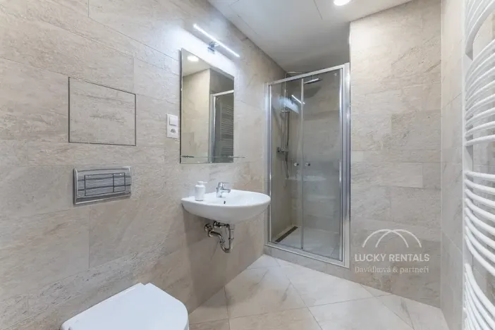 Pronájem bytu 2+kk, Praha - Kamýk, Freiwaldova, 43 m2