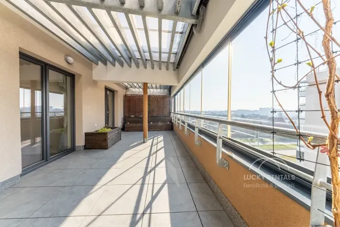 Pronájem bytu 2+kk, Praha - Kamýk, Freiwaldova, 43 m2