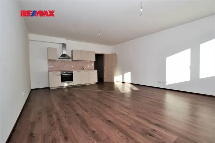 Pronájem bytu 1+kk, Plzeň, Koterovská, 42 m2