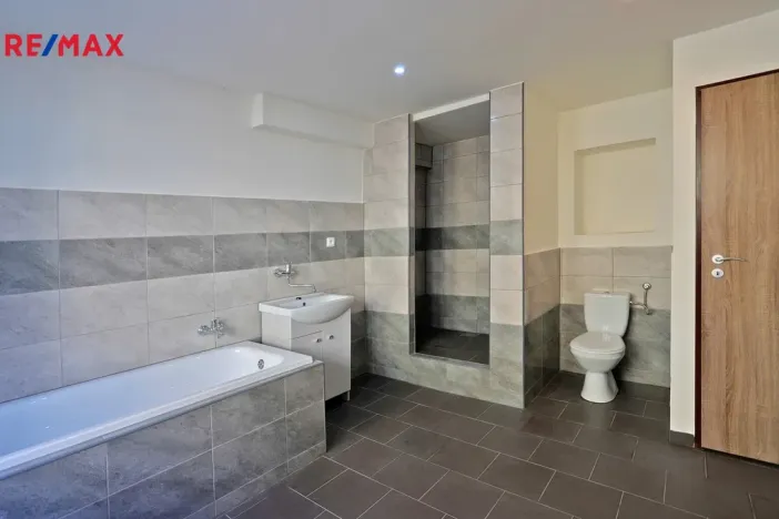 Prodej rodinného domu, Stráž nad Ohří, 200 m2