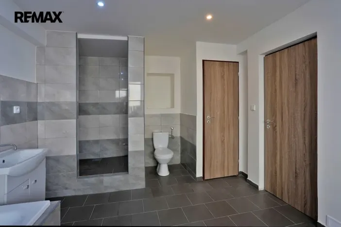 Prodej rodinného domu, Stráž nad Ohří, 200 m2