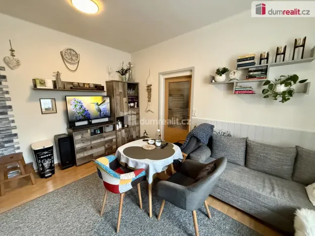 Prodej bytu 2+kk, Karlovy Vary - Dvory, Chebská, 46 m2