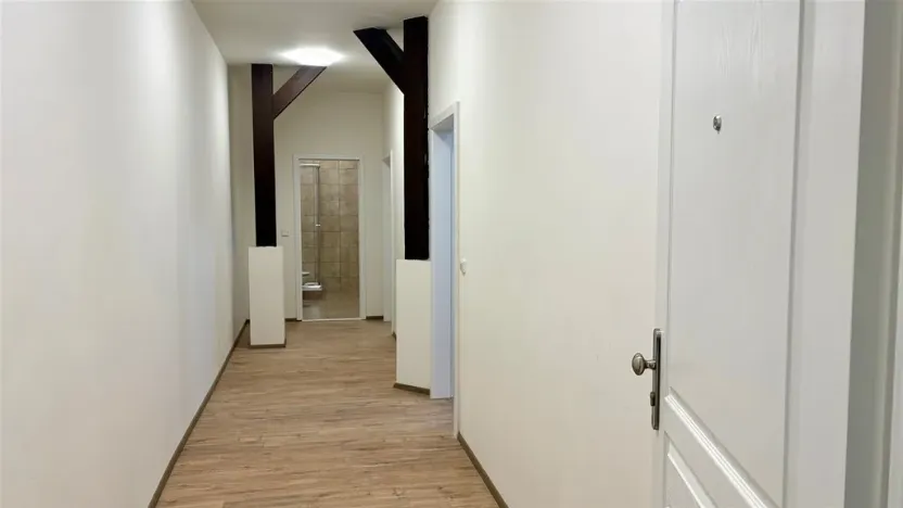 Pronájem bytu 2+kk, Cheb, náměstí Krále Jiřího z Poděbrad, 69 m2