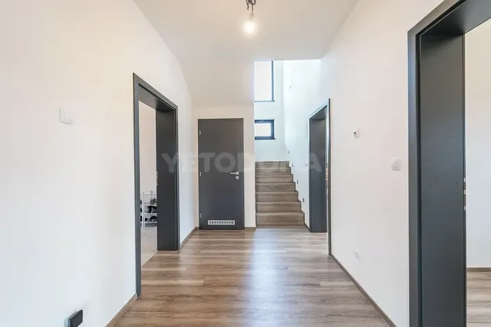 Prodej rodinného domu, Kornatice, 270 m2