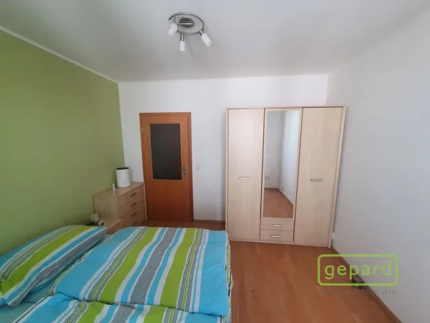 Pronájem bytu 2+kk, Praha, Ve slatinách, 42 m2