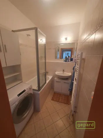 Pronájem bytu 2+kk, Praha, Ve slatinách, 42 m2