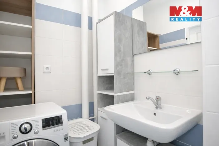 Pronájem bytu 3+kk, Praha - Vysočany, Podnádražní, 72 m2