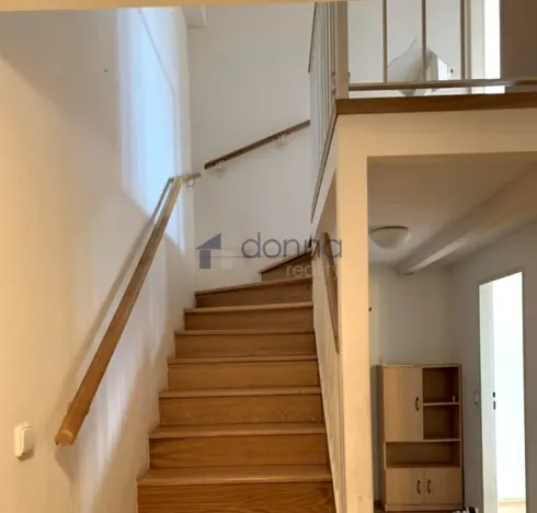 Pronájem bytu 3+kk, Praha, Plovdivská, 92 m2