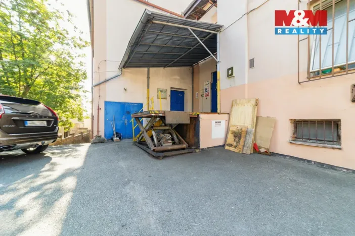 Pronájem skladu, Plzeň - Severní Předměstí, Karlovarská, 427 m2