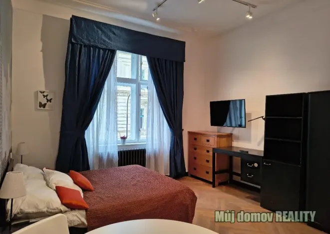 Pronájem bytu 1+kk, Praha - Nové Město, Hálkova, 31 m2