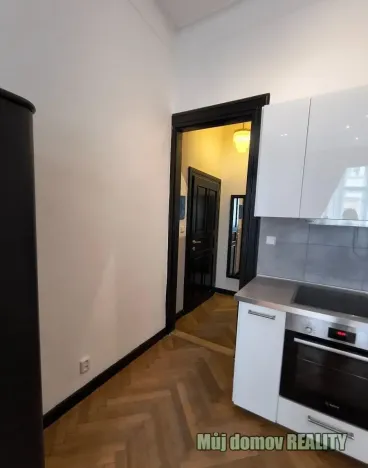 Pronájem bytu 1+kk, Praha - Nové Město, Hálkova, 31 m2