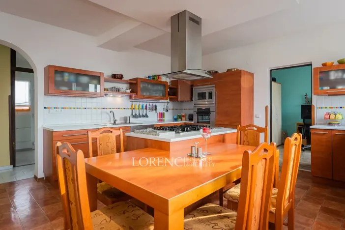 Prodej rodinného domu, Hroznová Lhota, 327 m2