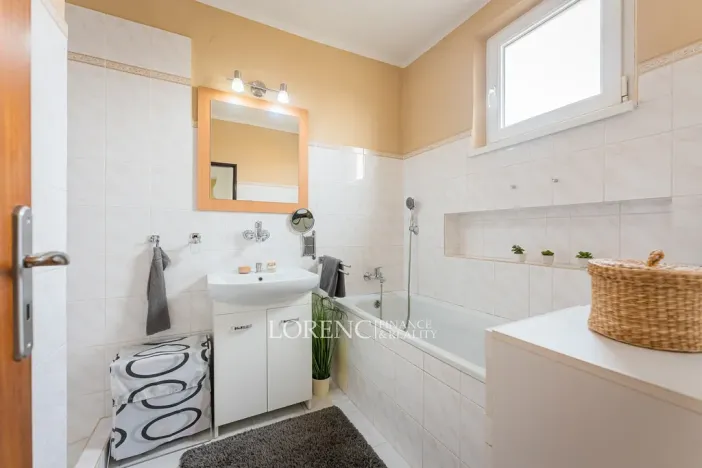 Prodej rodinného domu, Hroznová Lhota, 327 m2