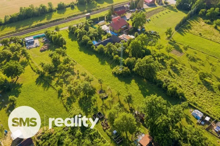 Prodej pozemku pro bydlení, Police, 2025 m2