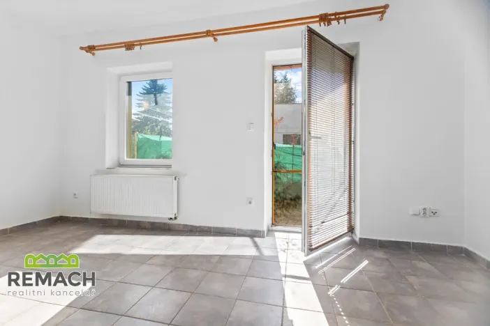 Pronájem bytu 1+kk, Náchod - Lipí, 27 m2