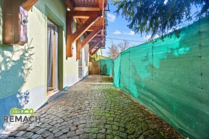 Pronájem bytu 1+kk, Náchod - Lipí, 27 m2