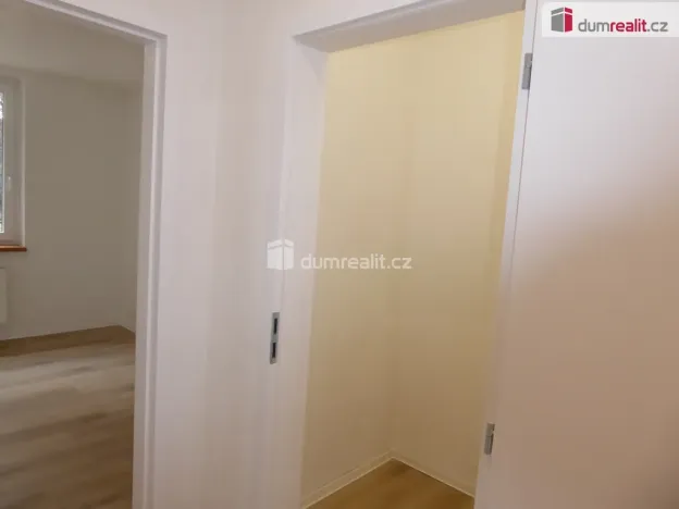 Prodej bytu 3+1, Liberec - Liberec VI-Rochlice, Na Jezírku, 70 m2