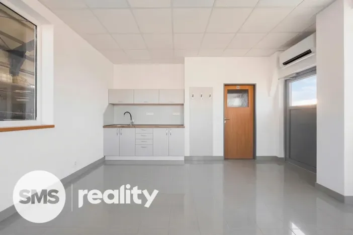 Pronájem skladu, Valašské Meziříčí - Bynina, 767 m2