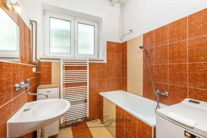 Prodej bytu 2+1, Chrast, Jiráskova, 62 m2