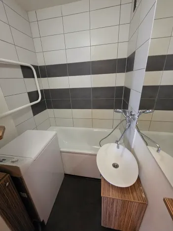 Prodej bytu 3+1, Hradec Králové, Vachkova, 63 m2