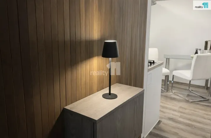 Pronájem bytu 3+kk, Praha - Hostivař, Hornoměcholupská, 68 m2