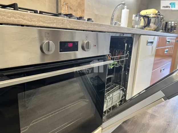 Pronájem bytu 3+kk, Praha - Hostivař, Hornoměcholupská, 68 m2