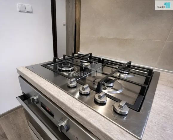 Pronájem bytu 3+kk, Praha - Hostivař, Hornoměcholupská, 68 m2