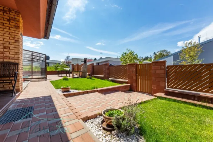 Prodej rodinného domu, Hostivice, Liliová, 392 m2