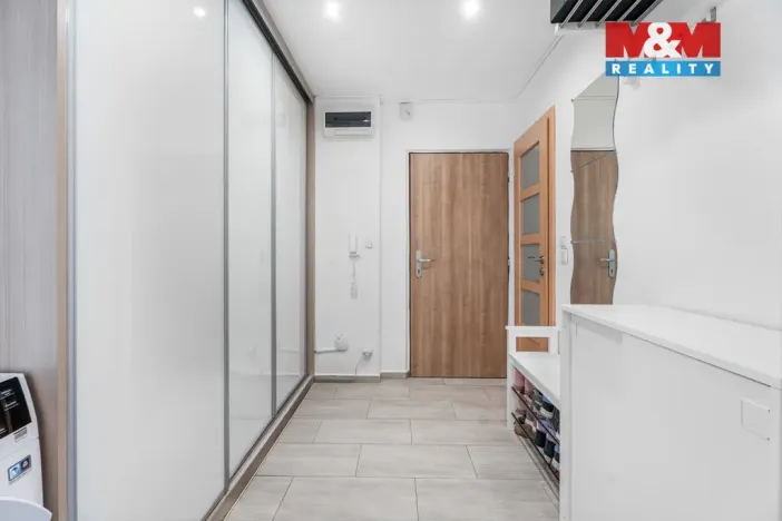 Pronájem bytu 3+1, Liberec - Liberec VI-Rochlice, Sametová, 69 m2