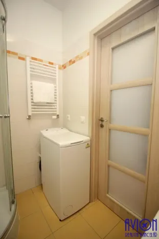 Pronájem bytu 1+kk, Praha - Vysočany, Freyova, 34 m2