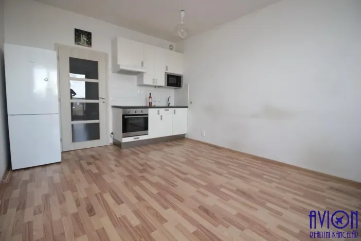 Pronájem bytu 1+kk, Praha - Vysočany, Freyova, 34 m2