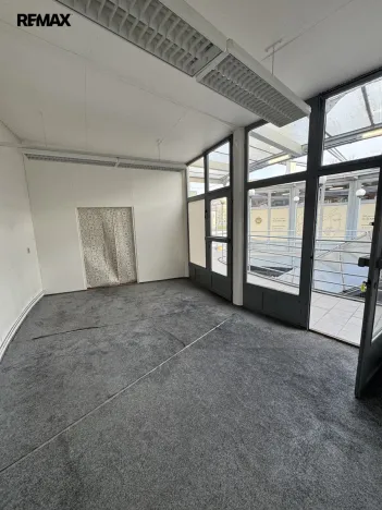 Pronájem obchodního prostoru, Zlín, třída Tomáše Bati, 31 m2