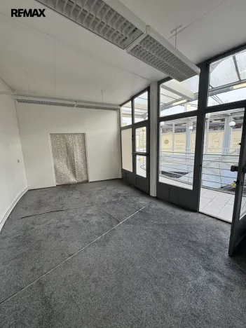 Pronájem obchodního prostoru, Zlín, třída Tomáše Bati, 31 m2