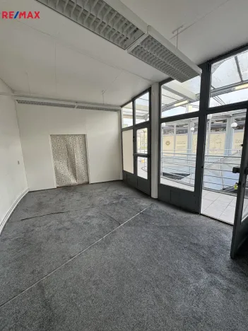 Pronájem obchodního prostoru, Zlín, třída Tomáše Bati, 20 m2