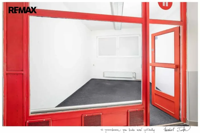 Pronájem obchodního prostoru, Zlín, třída Tomáše Bati, 14 m2